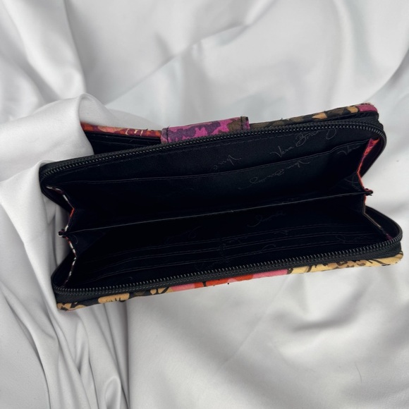 Vera Bradley Turn Lock - Zip around Wallet - RoseWood - Good Condition - Picture 10 of 16